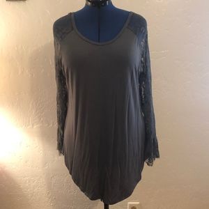 Curvy Lily lace sleeve blouse, size 2X